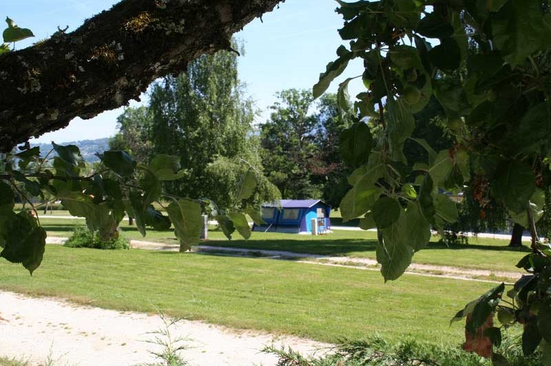 photo emplacements tentes camping marlice aix les bains